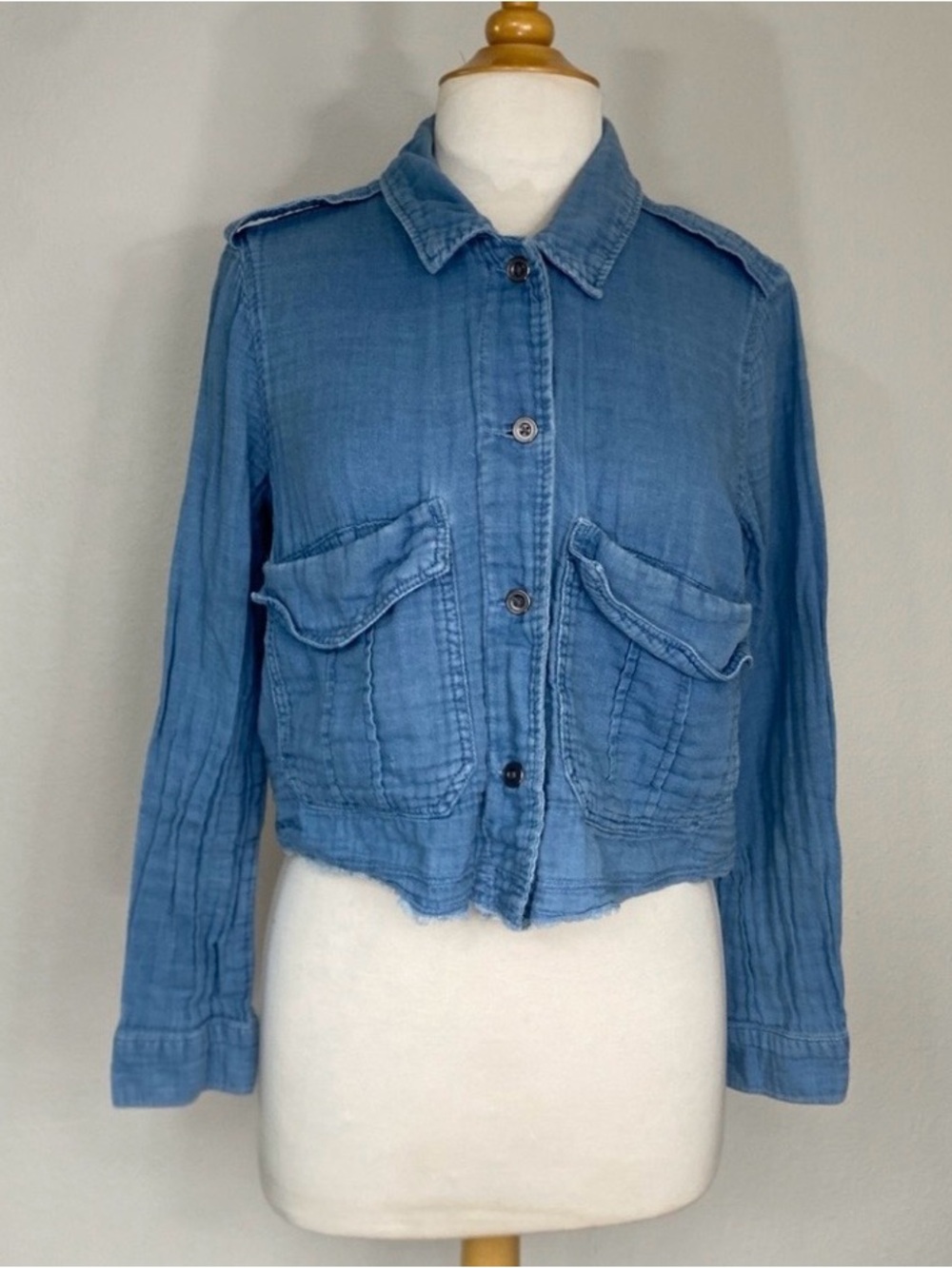 Splendid Women Blue Gauzy Cotton Crop Button Down Shirt Size Medium Coastal Boho